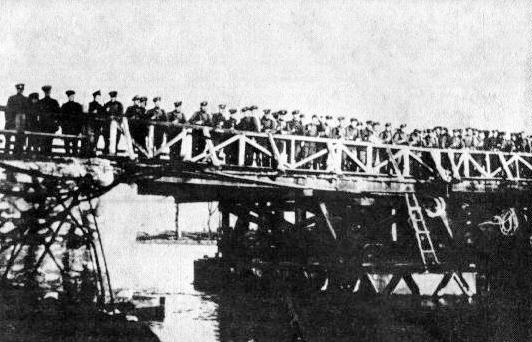 Дървеният понтонен мост към Аспарухово